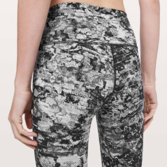 Lululemon Wunder Under High-Rise 7/8 Tight Lace Starlight Black White Size 4 - Picture 7 of 7